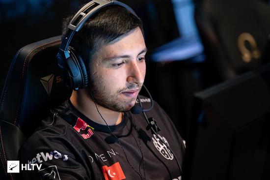 EWC电竞世界杯Dota2半决赛东欧双雄对决