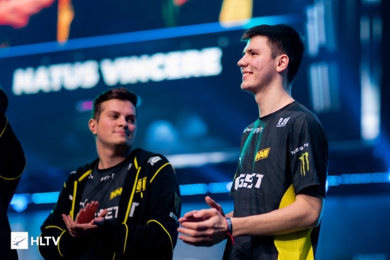 Uzi名人堂皮肤定价曝光 卡莎签名款售价3286元